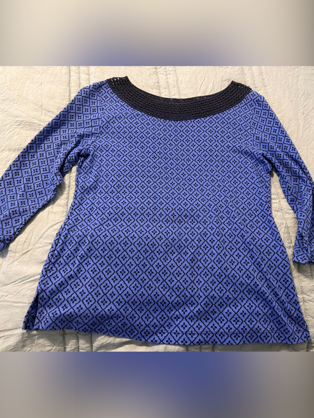 Women's Blue Diamond-Print 3/4 Sleeve Top with Contrasting Neck